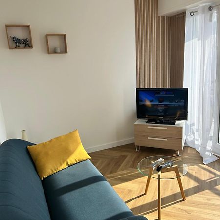 Agreable Studio Chantilly Avec Balcon Et Parking Securise Pau Exterior foto