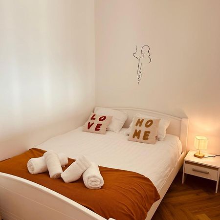 Agreable Studio Chantilly Avec Balcon Et Parking Securise Pau Exterior foto