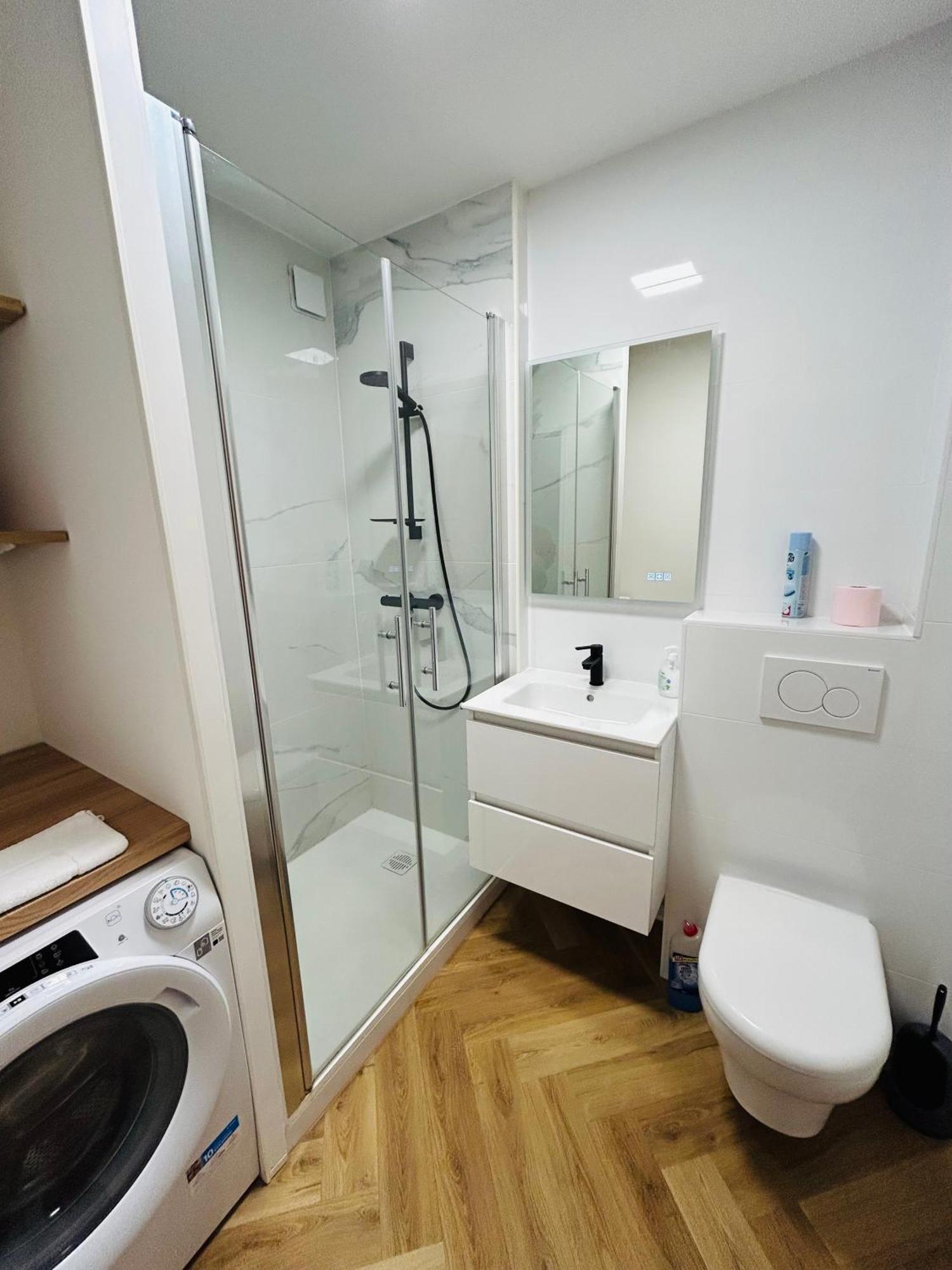 Agreable Studio Chantilly Avec Balcon Et Parking Securise Pau Exterior foto