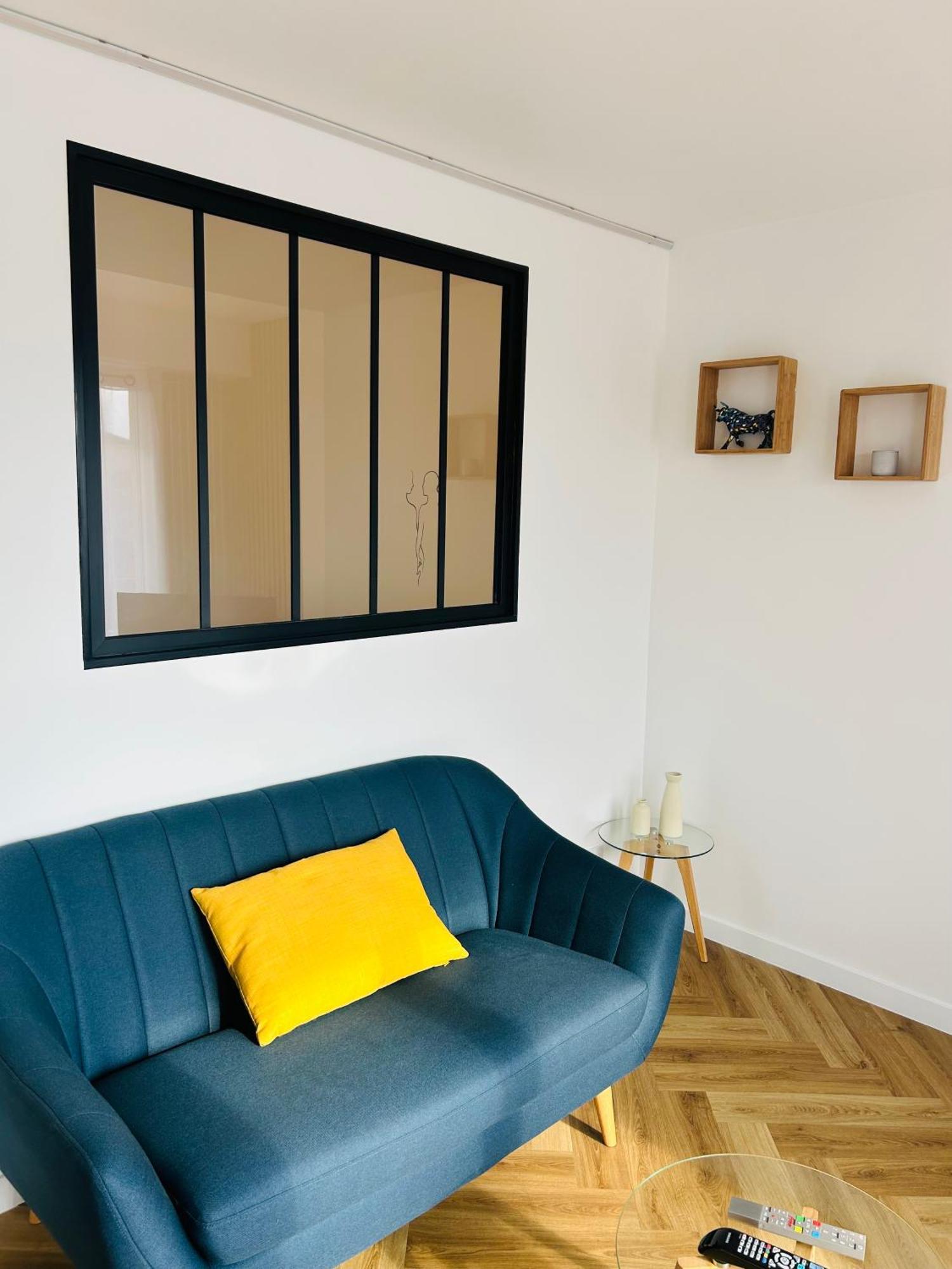 Agreable Studio Chantilly Avec Balcon Et Parking Securise Pau Exterior foto